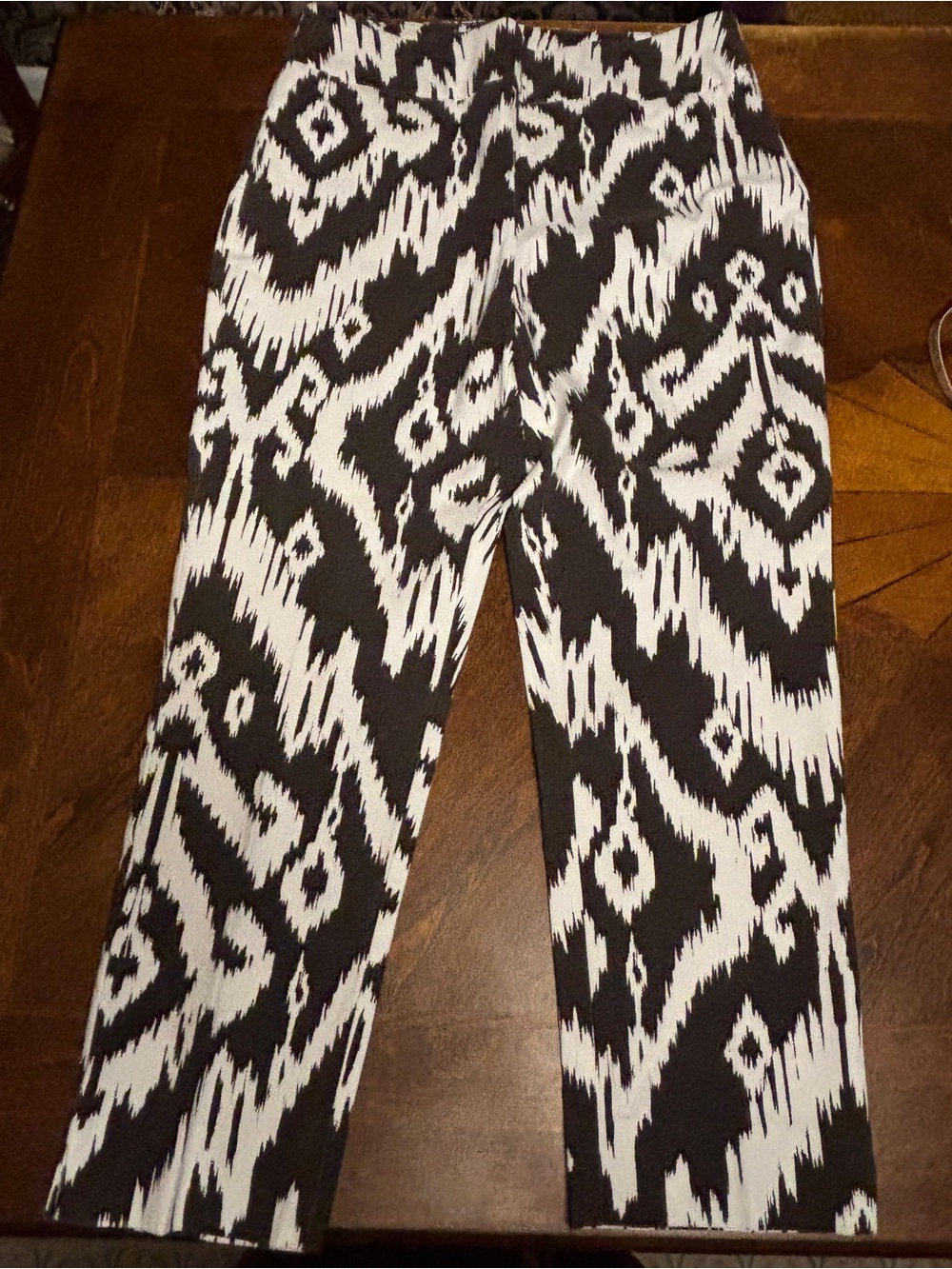 Chico's Black and White Ikat-Style Pants size 1.5